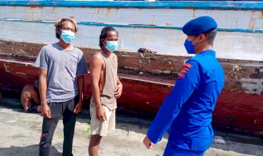 Cegah-Ilegal-Fishing,-Personel-Ditpolairud-Polda-NTT-Beri-Edukasi-Kamtibmas-Kepada-Warga-Pesisir-Adonara