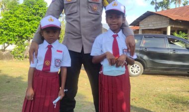 Patut-Diteladani,-Anggota-Bhabinkamtibmas-Briptu-Ferdinand-Cakra-Sudoso-Sisihkan-Gajinya-Bantu-Anak-Yatim-di-Rote-Ndao