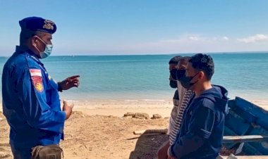 Patroli-Wilayah-Pesisir-Kupang,-Personel-Ditpolairud-Polda-NTT-Imbau-Warga-Jaga-Ekosistem-Laut
