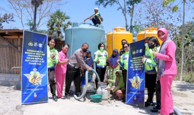 Jelang-HUT-Satlantas-Ke-67-dan-HKGB-Ke-70-Polda-NTT,-Bhayangkari-Daerah-NTT-Baksos-Ke-Amanuban-Timur