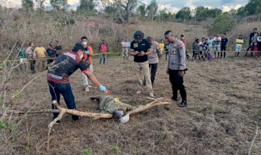 Polsek-Tasifeto-Barat-bersama-Unit-Identifikasi-Olah-TKP-Penemuan-Mayat-di-Hutan-Atona-Laloran