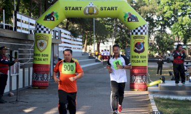 Tingkatkan-Kesehatan-Secara-Berkala,-Wakapolda-NTT-Bersama-Pejabat-Utama-Ikuti-Kegiatan-Tes-Samjas-Semester-II-Tahun-2022
