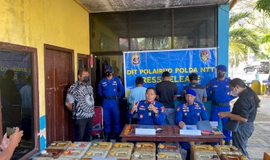 Ditpolairud-Polda-NTT-Berhasil-Amankan-Tiga-Tersangka-Pengangkutan-BBM-Ilegal-di-Perairan-Komodo