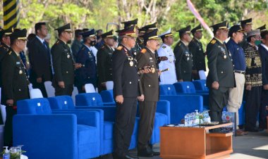 Kapolda-NTT-Hadiri-Upacara-Peringatan-Dirgahayu-TNI-ke-77