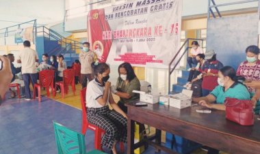 Bakti-Kesehatan-Jelang-Hari-Bhayangkara-ke-76,-Polres-Belu-Gelar-Vaksinasi-Massal-dan-Pengobatan-Gratis