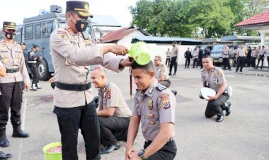 Puncak-Hari-Bhayangkara-ke-76,-Kapolres-Belu-Pimpin-Upacara-Korps-Raport-dan-Kenaikan-Pangkat-Personil-Polres-Belu-dan-Brimob