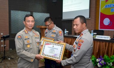 Berprestasi-di-Bidang-Kehumasan,-Polres-Belu-Terima-Penghargaan-dari-Kapolda-NTT