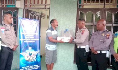 Sat-Lantas-Polres-TTU-Berbagi-Bingkisan-Kepada-Purnawirawan-Polri