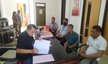 Berkas-Perkara-Dinyatakan-Lengkap,-Sat-Narkoba-Polres-Ende-Serahkan-Tersangka-dan-Barang-Bukti-Ke-Kejaksaan-Negeri-Ende