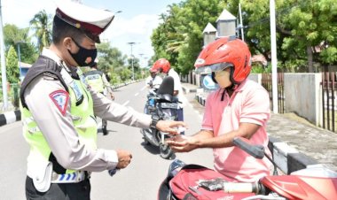 Ops-Keselamatan-Turangga-2022-Satuan-Lalulintas-Polres-Lembata-Ajak-Warga-Tertib-Lalulintas-Dan-Protkes.