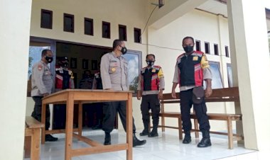 Kunjungi-Polsubsektor-Ile-Ape,-Kapolres-Lembata-Ingatkan-Agar-Selalu-Humanis-Saat-Memberikan-Pelayanan-Kepada-Masyarakat