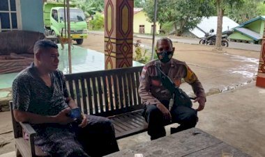 BERANDA--Meminimalisir-Gangguan-Kamtibmas,-Bhabinkamtibmas-Aipda-Yahya-Weni-Lakukan-Sambang-dan-Penggalangan-Terhadap-Ketua-LPM-Kelurahan-Roworena