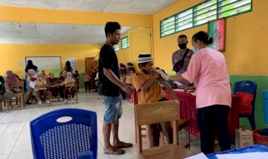 Lakukan-Pengamanan-Vaksinasi-Massal,-Kapospol-Wulandoni-Ingatkan-Personil-Bersikap-Humanis