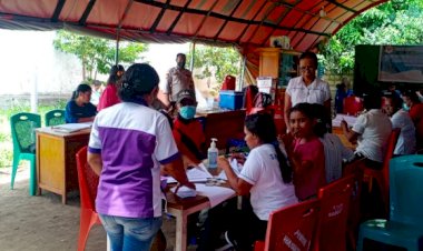 Bhabinkamtibmas-Pastikan-Warga-Binaannya-Siap-Di-Vaksin