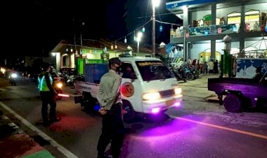 Amankan-Sholat-Tarawih,-Personel-Polres-Flotim-Himbau-Terapkan-Prokes