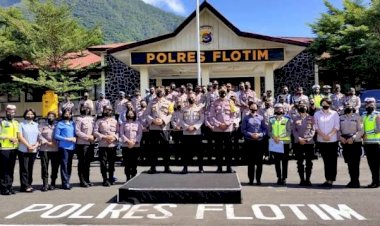 Supervisi-di-Polres-Flotim,-Kabidhumas-Polda-NTT:-Anggota-Wajib-Jadi-True-Believer