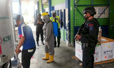2.957-Vial-Vaksin-Pfiser-Tiba-di-Kupang,-Personel-Polda-NTT-Kawal-Ketat