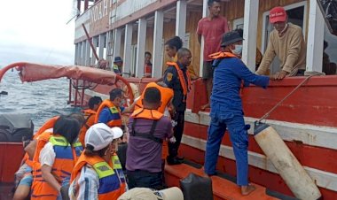 Kapal-Wisata-Trauble,-Tim-SAR-Gabungan-Lakukan-Evakuasi