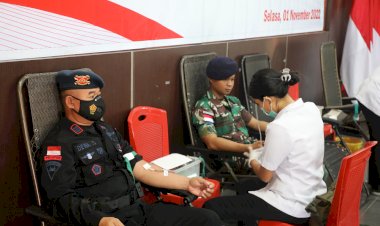 Satbrimob-Polda-NTT-Gelar-Bakti-Sosial-Donor-Darah-Menyambut-HUT-Brimob-yang-ke-77