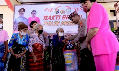 Kunjungi-Polsek-Komodo,-Kapolda-NTT-dan-Ketua-Bhayangkari-Daerah-Beri-Bantuan-Sosial-Kepada-Masyarakat