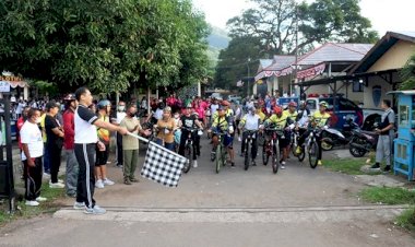 Sangat-Antusias,-Ratusan-Peserta-Jalan-Santai-dan-Fun-Bike-Ramaikan-Hari-Bhayangkara-ke-76