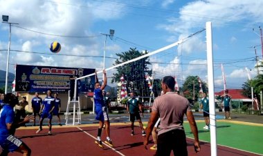 Polres-Flotim-Resmi-Buka-Turnamen-Bola-Volly-Dalam-Rangka-Hari-Bhayangkara-ke-76