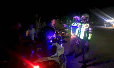 Ciptakan-Kamseltibcar-Lantas,-Sat-Lantas-Polres-Lembata-Terus-Tingkatkan-Patroli-Malam