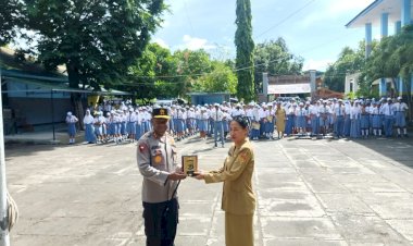 Sambangi-SMA-Negeri-1-Kalabahi,-Kapolda-NTT-:Para-Pelajara-adalah-Harapan-Bangsa-yang-Siap-Mengambil-Tongkat-Estafet-di-Masa-Depan