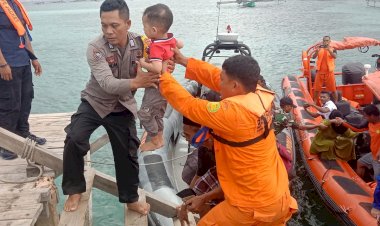 Kesigapan-Satpolair-Polres-Manggarai-Barat-dan-Tim-SAR--Gabungan-Berhasil-Selamatkan-Korban-Karam-Kapal-di-Nanga-Nipa