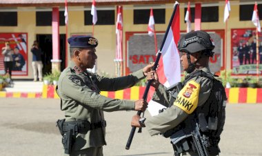 Jalankan-Misi-Kemanusiaan,-Kapolda-NTT-Lepas-Keberangkatan-Pasukan-Brimob-ke-Papua