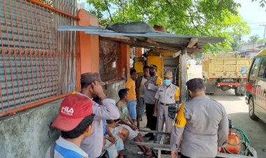 Sambangi-Masyarakat,-Anggota-Ditbinmas-Polda-NTT-Beri-Penyuluhan-dan-Imbauan-Kamtibmas