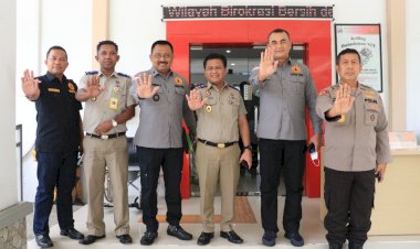 Irwasda-Polda-NTT-Dampingi-Satgas-Saber-Pungli-Pusat-Tinjau-Pelayanan-Publik-di-Kota-Kupang