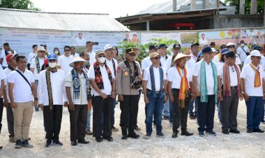 Kapolda-NTT-Hadiri-Rangkaian-Peringatan-HUT-Provinsi-NTT-ke-64-di-Sumba-Barat-Daya