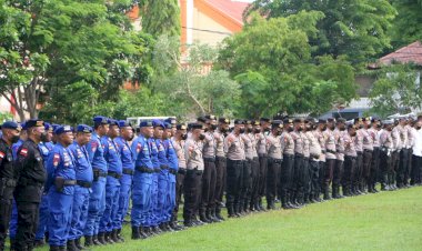 Dalam-Rangka-Pengamanan-Nataru,-Polda-NTT-Gelar-Apel-Pasukan-Ops-Lilin-Turangga-2022