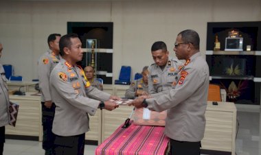 Kapolda-Serhakan-DIPA/RKA-KL-Tahun-Anggaran-2023-Kepada-Para-Kasatker-Jajaran-Polda-NTT