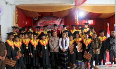 Kapolda-NTT-Hadiri-Wisuda-Angkatan-Pertama-STIKUM-Prof.-Dr.-Yohanes-Usfunan,-S.H.,-M.H