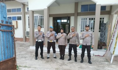 Berikan-Rasa-Aman-dan-Nyaman,-Ratusan-Personel-Polda-NTT-Diterjunkan-Jaga-Ketat-Ibadah-Tutup-Tahun