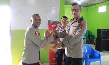 Wakapolda-Berbagi-Kasih-Dalam-Rangka-Perayaan-Natal-Polda-NTT-di-Panti-Asuhan-Generasi-Pengubah