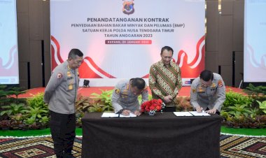 Dukung-Operasional-Pelayanan-Kepada-Masyarakat,-Polda-NTT-dan-PT.-Pertamina-Patra-Niaga-Tanda-Tangan-Kontrak-Kerjasama-Penyediaan-BBMP-Tahun-Anggaran-2023