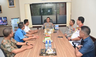 Wakapolda-NTT-Terima-Kunjungan-Silaturahmi-Manager-Hypermart-Kupang