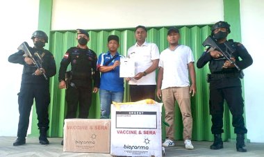 Dukung-Percepatan-Vaksinasi-di-NTT,-Polda-NTT-Kawal-Kedatangan-Vaksin-Covid-19