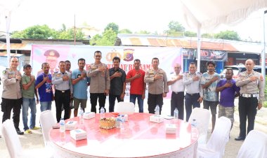 Gelar-Jumat-Curhat,-Wakapolda-NTT-Dengar-Keluh-Kesah-Sopir-Angkot-di-Terminal-Oebobo-Kupang