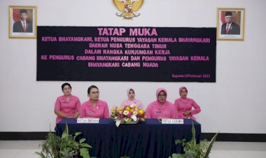 Tatap-Muka-dengan-Pengurus-Bhayangkari-Cabang-Ngada,-Ketua-Bhayangkari-Daerah-NTT-Minta-Anggotanya-Bijak-dalam-Bermedsos