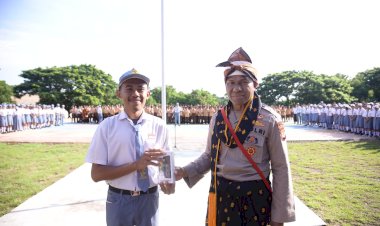 Di-Nagekeo,-Kapolda-NTT-Sambangi-SMA-Negeri-1-Aesesa