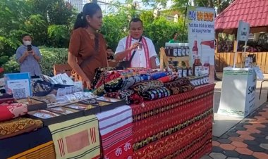 Dukung-UMKM-serta-Ramaikan-Hari-Kopi-Nasional,-Polda-NTT-dan-Penikmat-Kopi-Lokal-gelar-Bazar