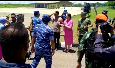 Tiba-di-Kupang,-Kasau-Marsekal-TNI-Fadjar-Prasetyo-Disambut-Kapolda-NTT