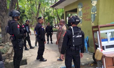 Subsatgas-Brimob-Ops-Ketupat-Turangga-2023-Lakukan-Patroli-di-Sekitar-Kota-Kupang