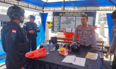 Pantau-Aktivitas-Masyarakat,-Subsatgs-Brimob-Ops-Ketupat-Turangga-2023-Terus-Gelar-Patroli-Kamtibmas