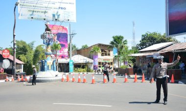 Satgas-Walrolakir-Ops-Komodo-2023-Lakukan-Rekayasa-Lalulintas-Jelang-KTT-Asean-ke-42-di-Labuan-Bajo