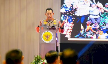 Kompolnas-Award,-Kapolri-Serukan-Polri-Siap-Jadi-Organisasi-Modern-yang-tidak-anti-kritik